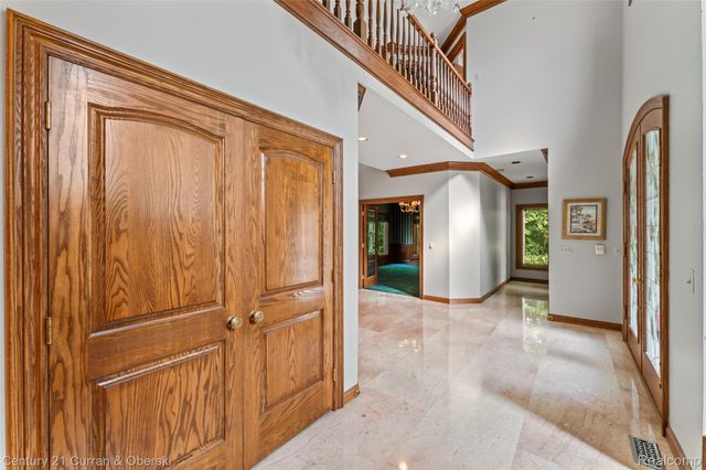 34062 Lyncroft Street, Farmington, MI 48331