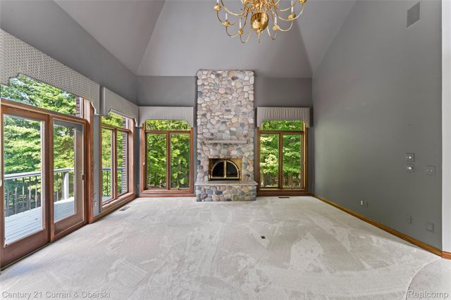 34062 Lyncroft Street, Farmington, MI 48331