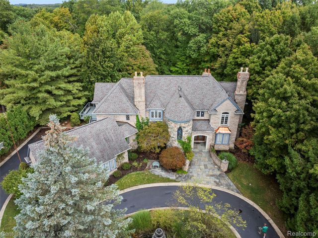 34062 Lyncroft Street, Farmington, MI 48331