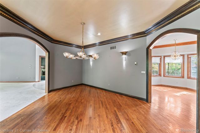 34062 Lyncroft Street, Farmington, MI 48331