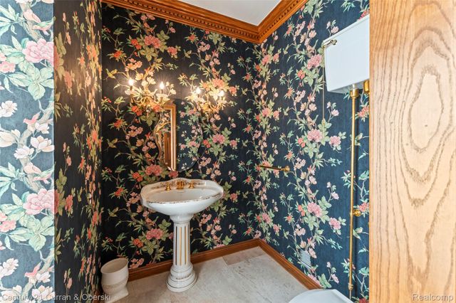 34062 Lyncroft Street, Farmington, MI 48331