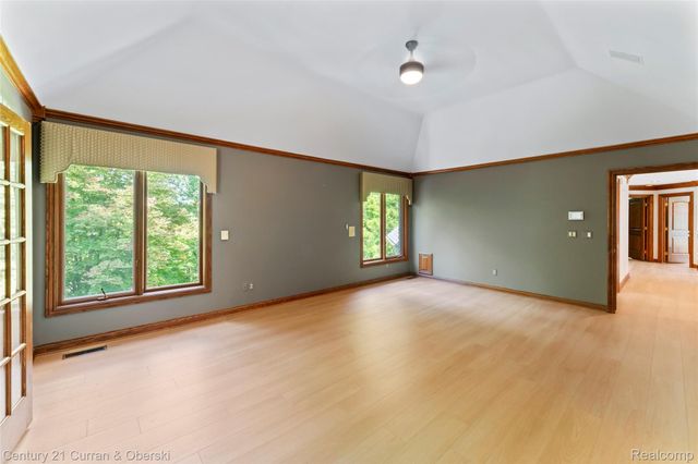 34062 Lyncroft Street, Farmington, MI 48331