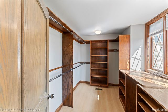 34062 Lyncroft Street, Farmington, MI 48331