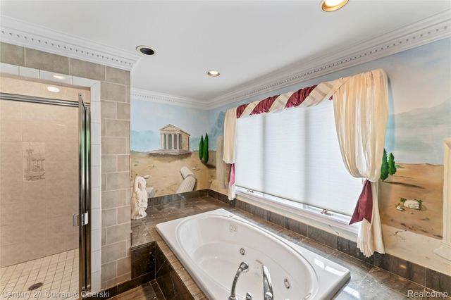 34062 Lyncroft Street, Farmington, MI 48331