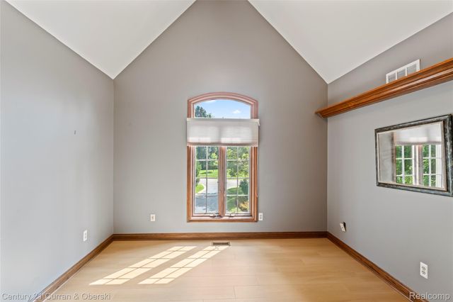 34062 Lyncroft Street, Farmington, MI 48331