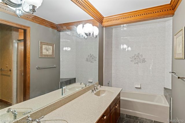 34062 Lyncroft Street, Farmington, MI 48331