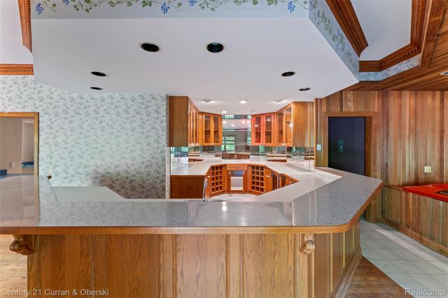 34062 Lyncroft Street, Farmington, MI 48331
