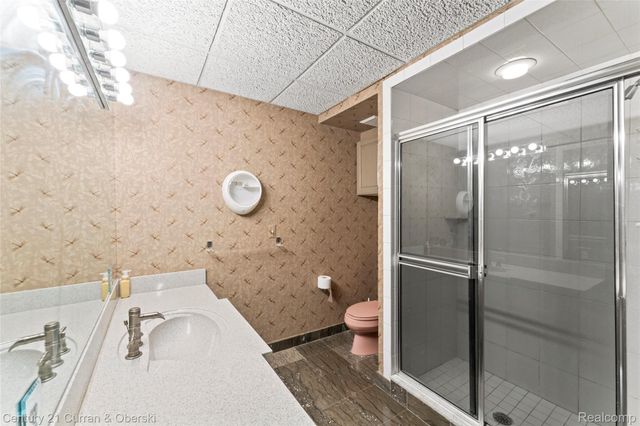 34062 Lyncroft Street, Farmington, MI 48331