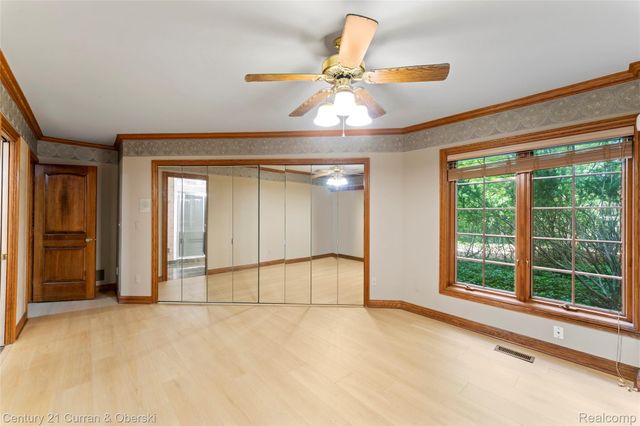34062 Lyncroft Street, Farmington, MI 48331