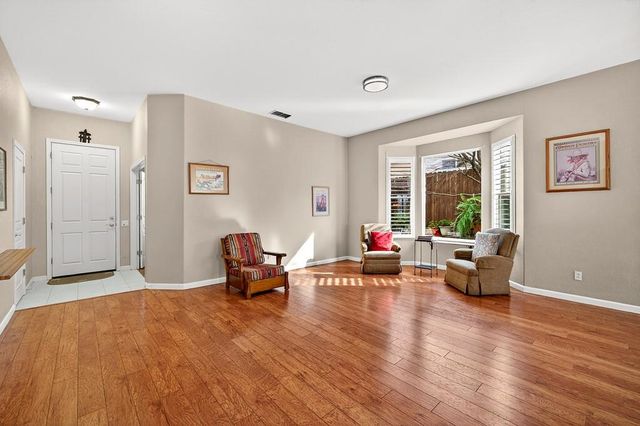 3111 NW Clarkson Dr, Rocklin, CA 95765