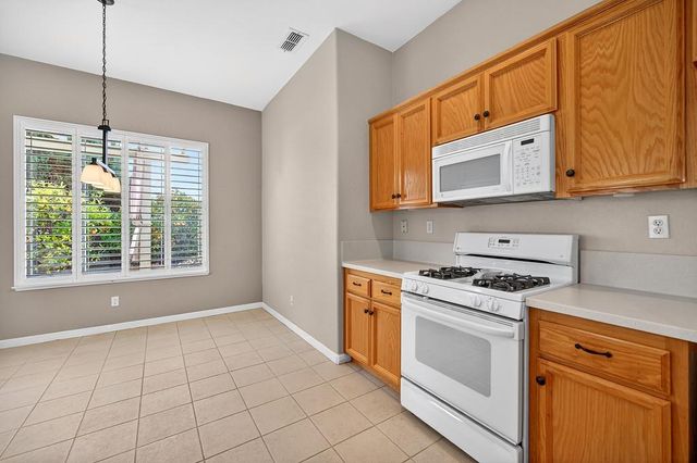 3111 NW Clarkson Dr, Rocklin, CA 95765