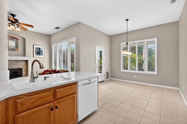 3111 NW Clarkson Dr, Rocklin, CA 95765