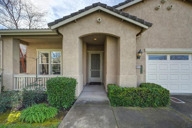 3111 NW Clarkson Dr, Rocklin, CA 95765