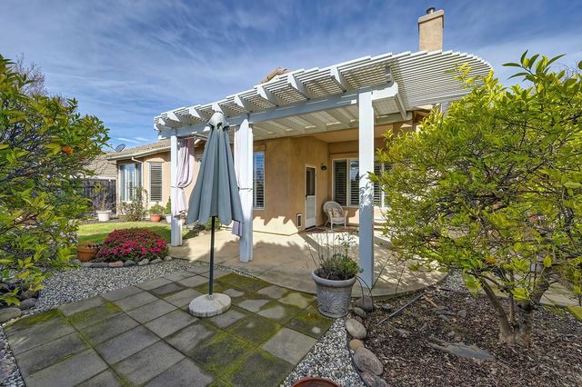 3111 NW Clarkson Dr, Rocklin, CA 95765