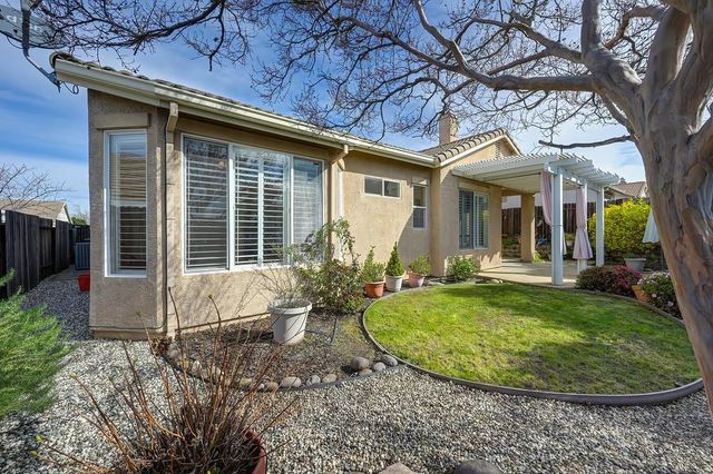3111 NW Clarkson Dr, Rocklin, CA 95765