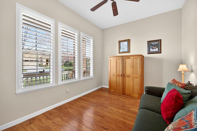 3111 NW Clarkson Dr, Rocklin, CA 95765