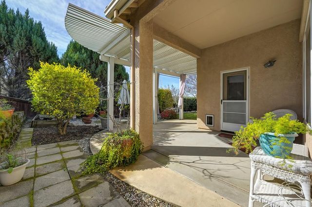 3111 NW Clarkson Dr, Rocklin, CA 95765