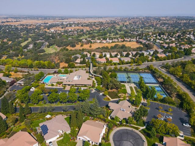 3111 NW Clarkson Dr, Rocklin, CA 95765