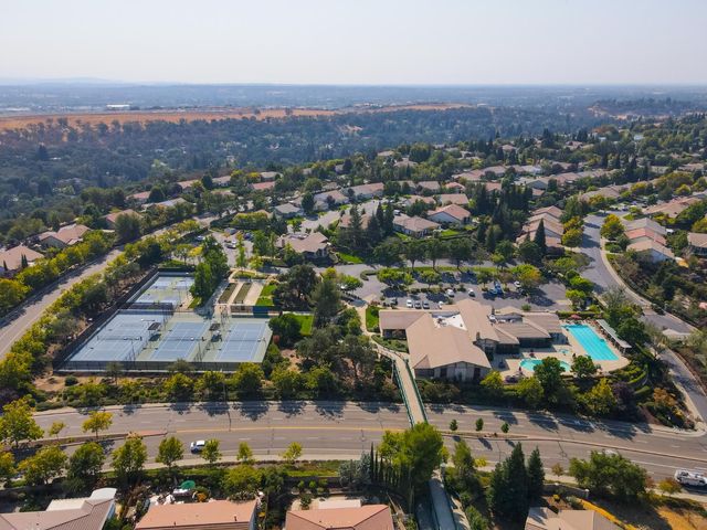 3111 NW Clarkson Dr, Rocklin, CA 95765