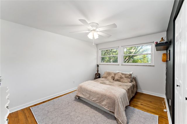 1040 Cork Dr, Bethel Park, PA 15102