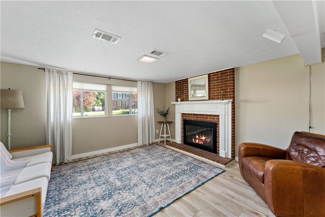 1040 Cork Dr, Bethel Park, PA 15102