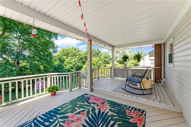 1040 Cork Dr, Bethel Park, PA 15102