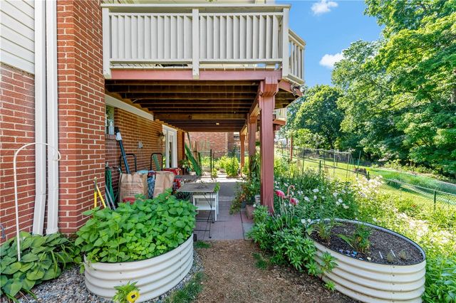 1040 Cork Dr, Bethel Park, PA 15102
