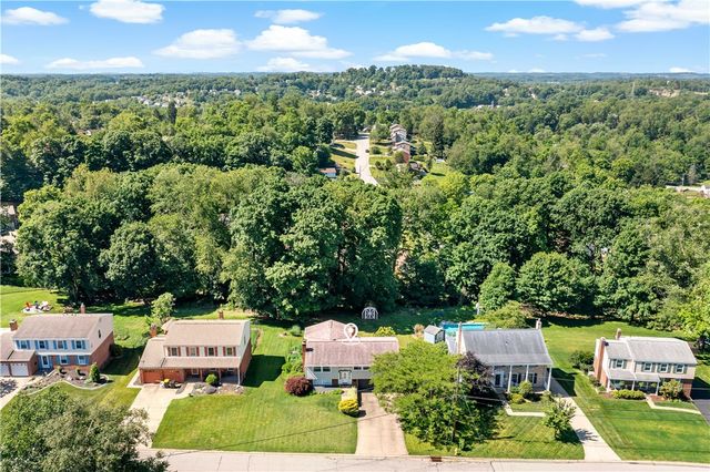 1040 Cork Dr, Bethel Park, PA 15102