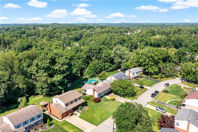 1040 Cork Dr, Bethel Park, PA 15102