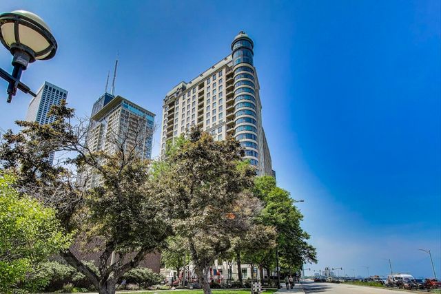840 N Lake Shore Drive 2401, Chicago, IL 60611