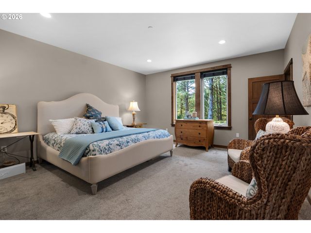 1024 Sw PINE Dr, Warrenton, OR 97146