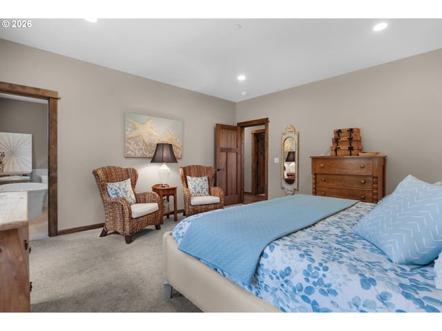 1024 Sw PINE Dr, Warrenton, OR 97146