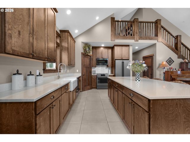 1024 Sw PINE Dr, Warrenton, OR 97146