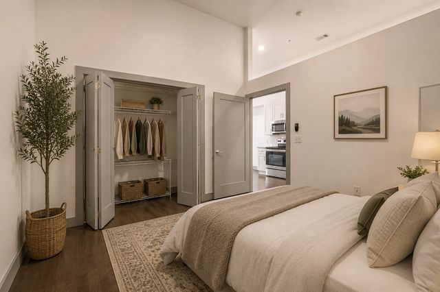 2407 8th Ave S Apt 206, Nashville, TN 37204