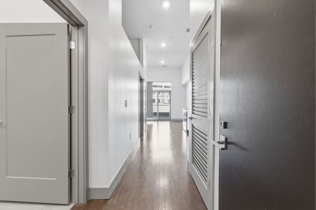 2407 8th Ave S Apt 206, Nashville, TN 37204