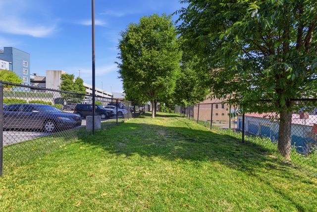 2407 8th Ave S Apt 206, Nashville, TN 37204