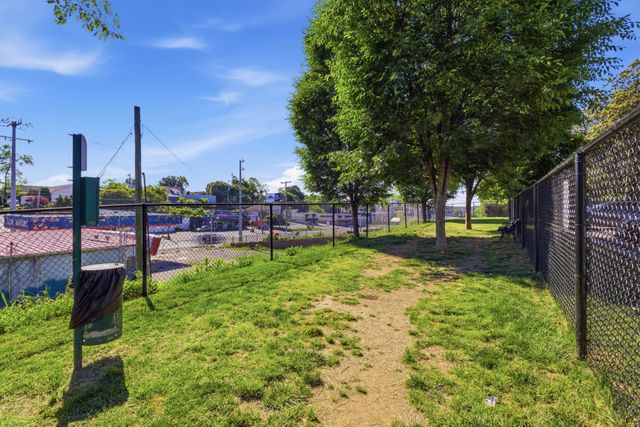 2407 8th Ave S Apt 206, Nashville, TN 37204