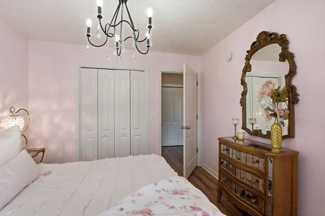 848 Nandina Ct, Clarksville, TN 37043