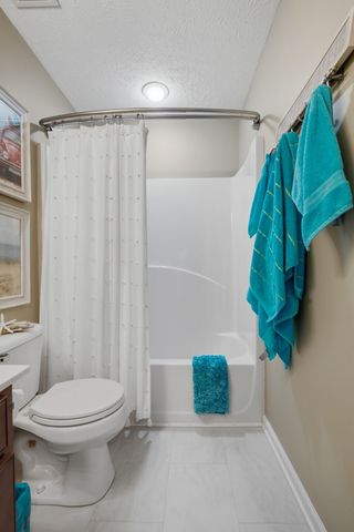 848 Nandina Ct, Clarksville, TN 37043