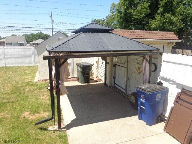 4396 Rockland Drive, Brooklyn, OH 44144