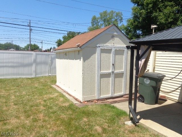 4396 Rockland Drive, Brooklyn, OH 44144