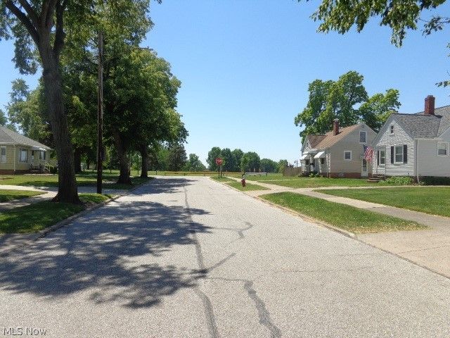 4396 Rockland Drive, Brooklyn, OH 44144