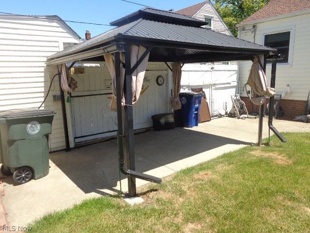 4396 Rockland Drive, Brooklyn, OH 44144