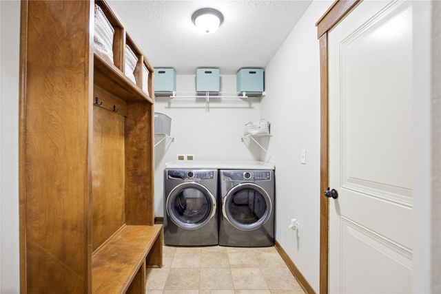 1011 NW 37th Street, Ankeny, IA 50023