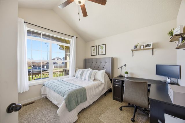 1011 NW 37th Street, Ankeny, IA 50023