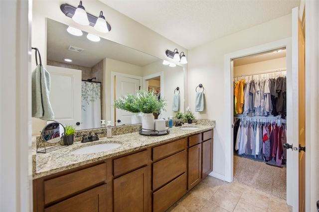 1011 NW 37th Street, Ankeny, IA 50023