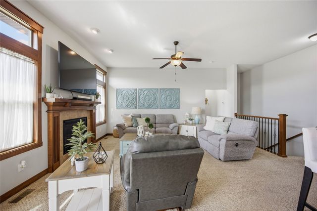 1011 NW 37th Street, Ankeny, IA 50023