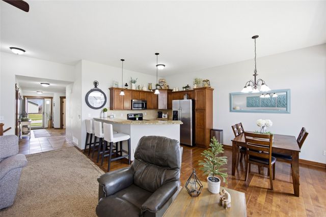 1011 NW 37th Street, Ankeny, IA 50023