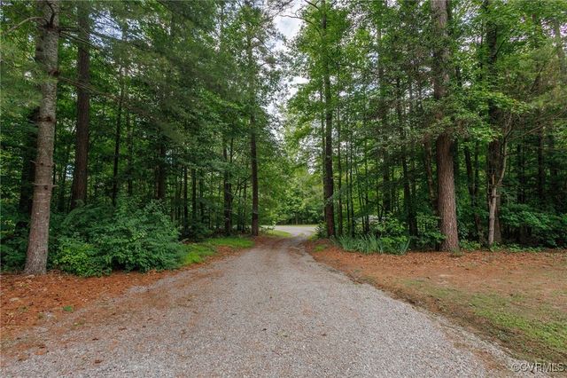 166 Marsha Ln, King William, VA 23086