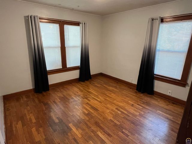 1307 SW Hampton ST, Topeka, KS 66604